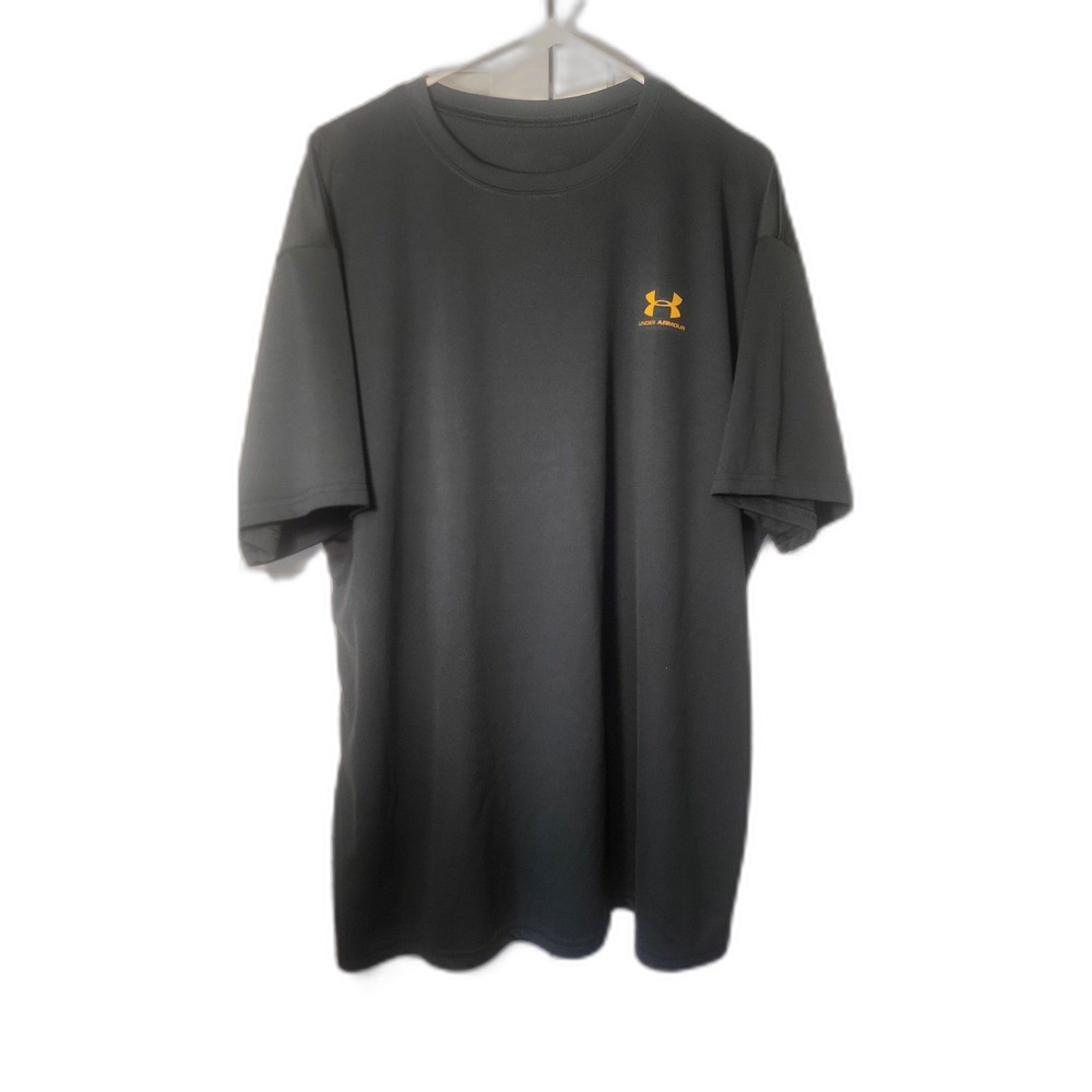 Under Armour Loose Fit Heat Gear Mens Sz Lg EUC